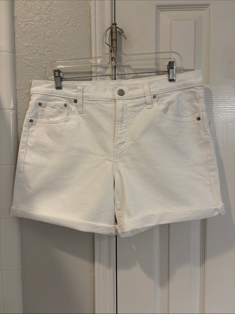 Gap 5" Mid Rise Girlfriend
Shorts White Denim - Picture 7 of 8